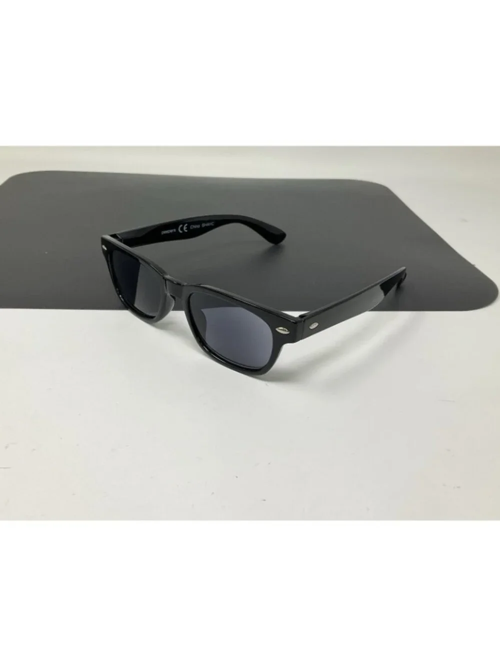 Peepers 584R Clark Sun Black Reading Glasses +2.00 Sunglasses
